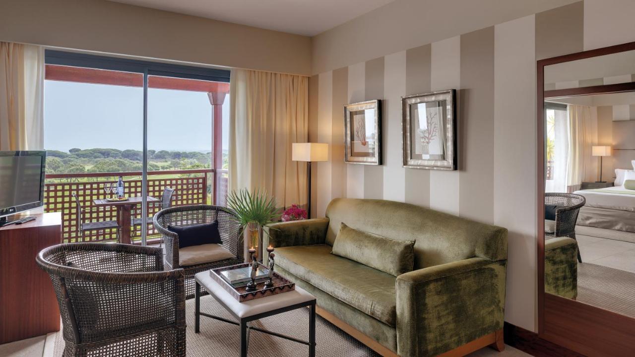 Junior Suite (2 Adults + 2 Children) with Spa access
